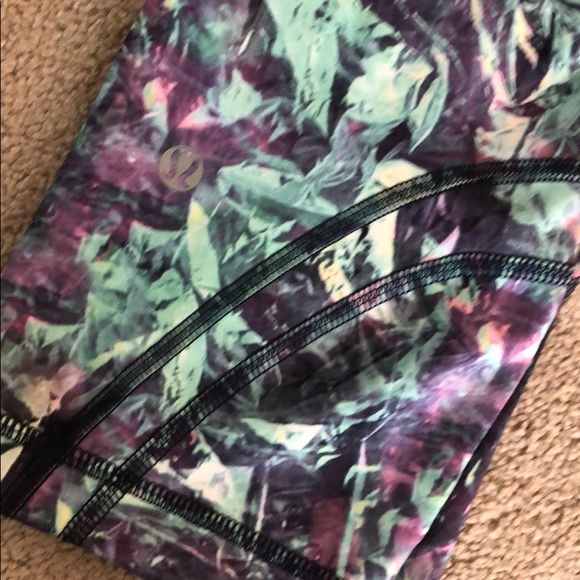 Lululemon capris and tank set size 6 - Picture 2 of 6